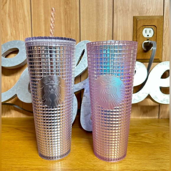 Starbucks Limited Edition 24 oz Plastic Tumblers 2020 Pink & Platinum Disco - Picture 1 of 8